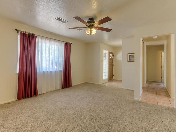 5th image of 1910 Cleopatra Ct NE