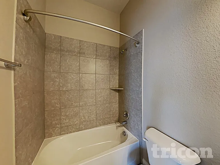 513 Alice Ln — Photo 13