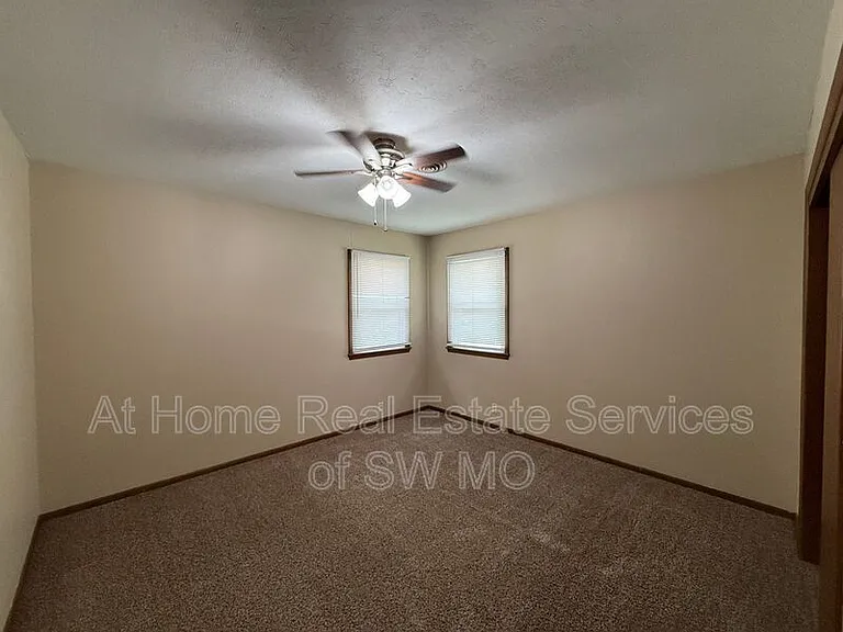 1920 Bellerive Dr — Photo 6