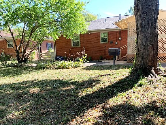 3rd image of 3920 Hawthorne Dr