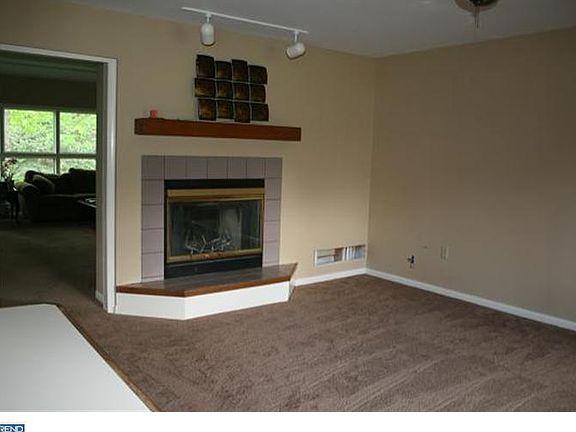 4th image of 2 Davenport Dr