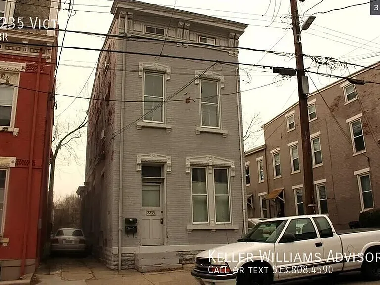 2235 Victor St — Photo 1