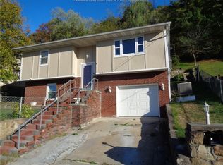 1038 Temple St, Charleston, WV 25387