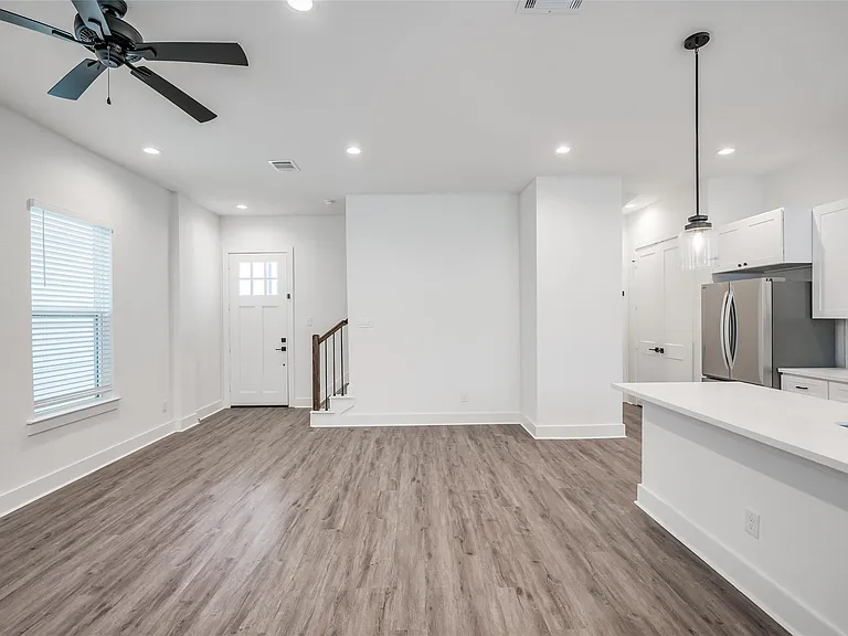 1216 McNeil St — Photo 9
