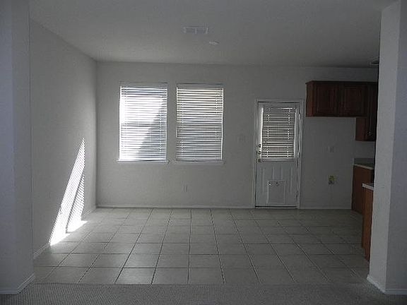 4th image of 4009 Hawkins Dr