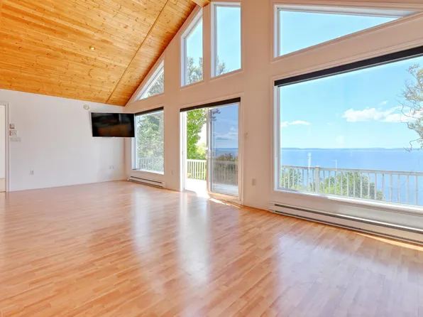 95 Lakeshore Dr, Irish Cove, NS B1J 2C2