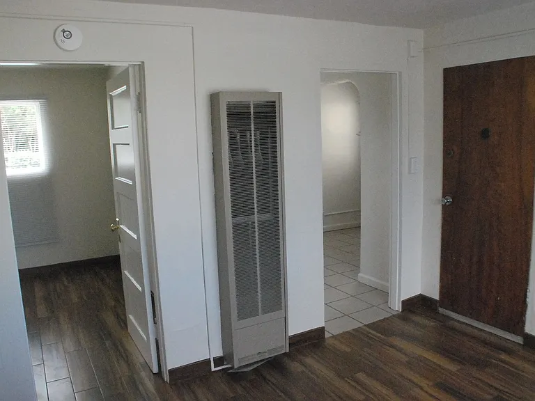158 N Ventura Ave — Photo 6