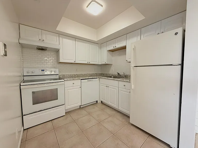3120 Collin Dr #B — Photo 1
