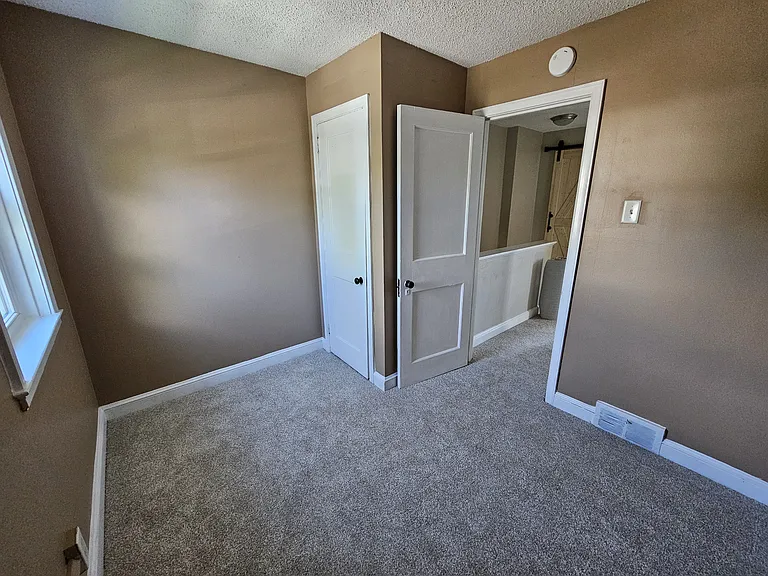 298 Diamond St — Photo 15