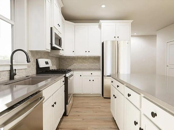 3rd image of 42632 Darala Dr