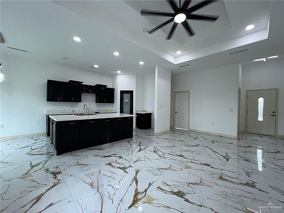 5th image of 903 W Eagle Ave