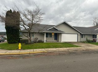 2107 S 8th St, Cottage Grove, OR 97424
