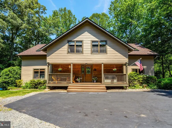 12048 Winding Creek Ct, Clifton, VA 20124