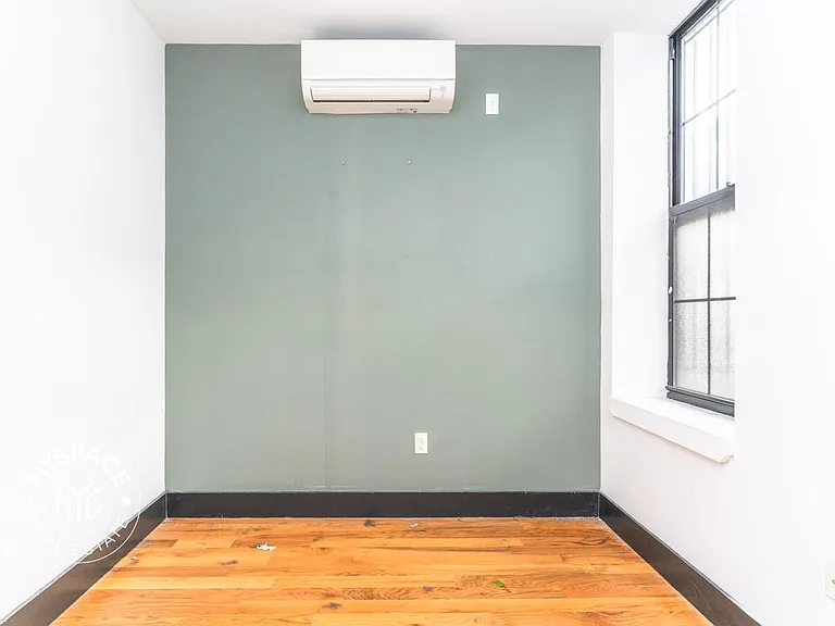 256 Irving Ave #2R — Photo 3