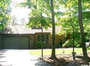 7419 Hermitage Rd, Painesville, OH 44077