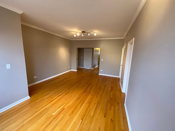 2nd image of 3642 W Leland Ave APT 402