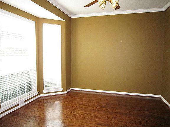 4th image of 26606 Wildwood Ct