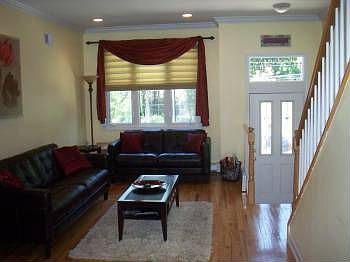 2nd image of 210 Sneden Ave