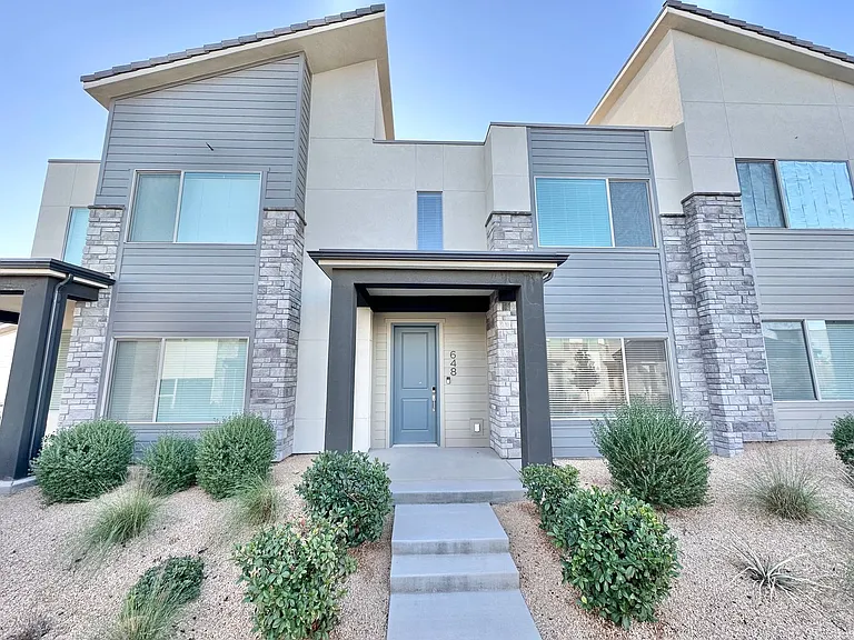 648 W Vermillion Wind Ln — Photo 2