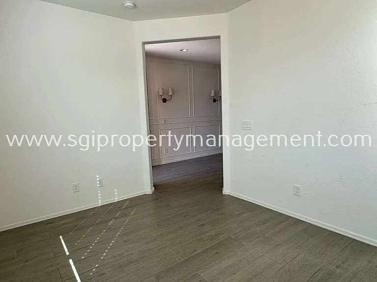 21080 W Almeria Rd — Photo 14
