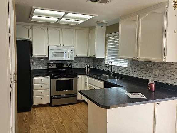 3rd image of 8504 Sunnybrae Dr