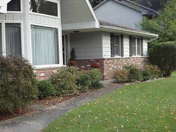 5th image of 8 Howard Dr