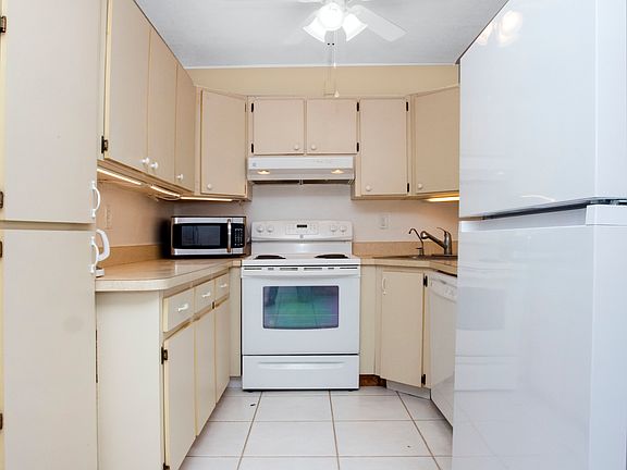 2nd image of 3114 Lake Pine Way APT G1