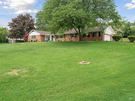 2nd image of 2901 Locke Dr