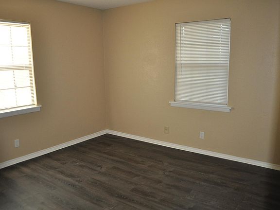 5th image of 505 Cynisca St