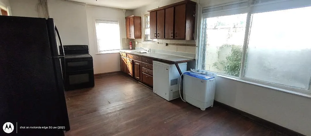2 bed, 1.0 bath, 1100 sqft, $990 — Photo 1