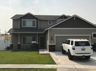 1322 E Hurlburt Ave, Hermiston, OR 97838