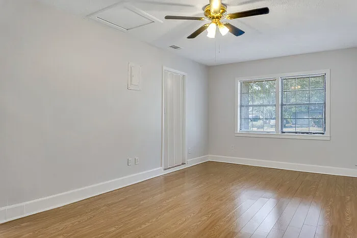 207 Whittington Dr — Photo 6