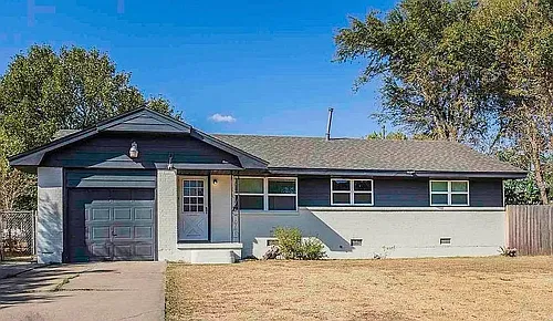 4517 NW Cheyenne Ave Photo 1 4517 NW Cheyenne Ave Photo 1