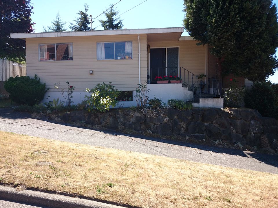2nd image of 4700 46th Ave SW