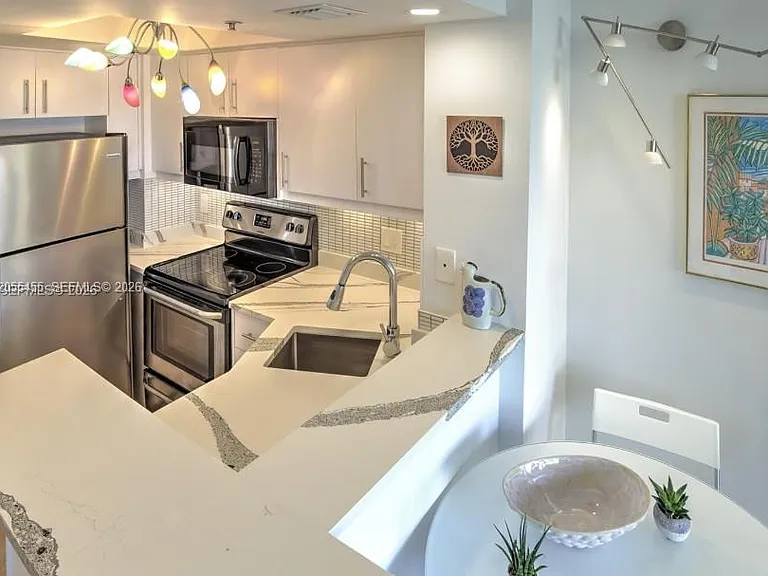 2951 S Bayshore Dr #712 — Photo 13