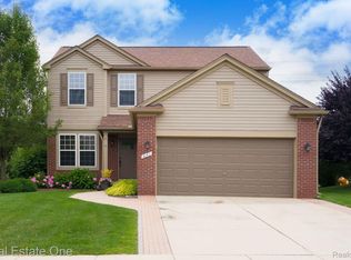 851 Deer Run Lake Rd, Holly, MI 48442