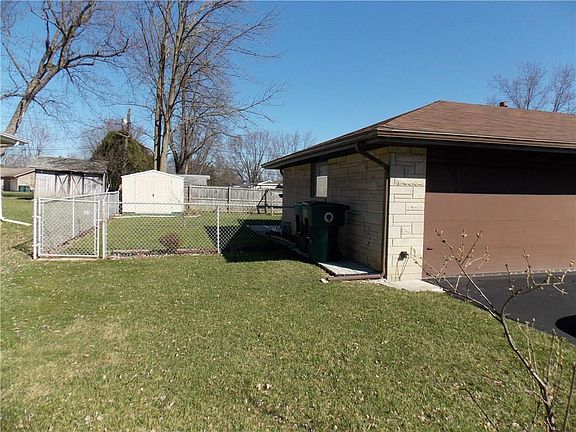 3rd image of 1700 W Godfrey Ave