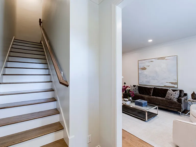 5144 Chevy Chase Dr — Photo 16