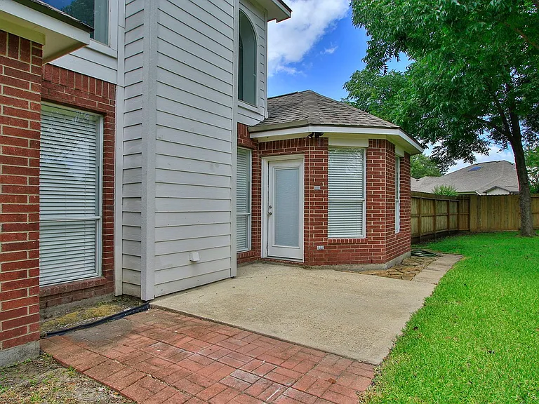 10314 Cliff Haven Ct — Photo 35