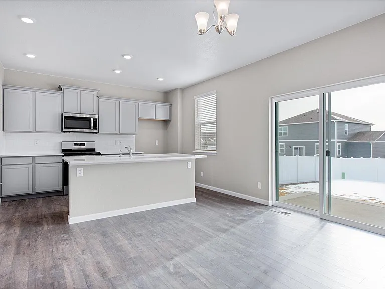 1573 Northcroft Dr — Photo 12