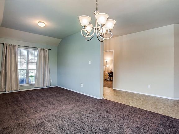 5th image of 108 Honeysuckle Ln