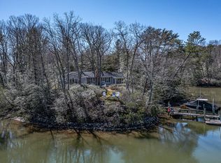 207 Cove Colony Rd, Lancaster, VA 22503