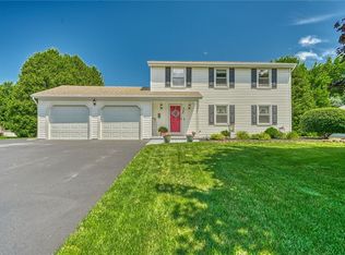 764 Somerdale Dr, Webster, NY 14580