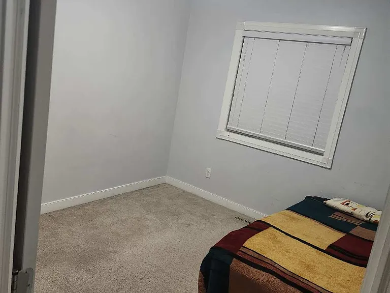 1635 Rutherford Rd SW — Photo 3