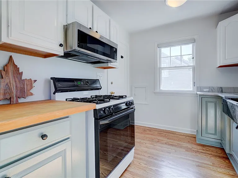 15 Maple St — Photo 6