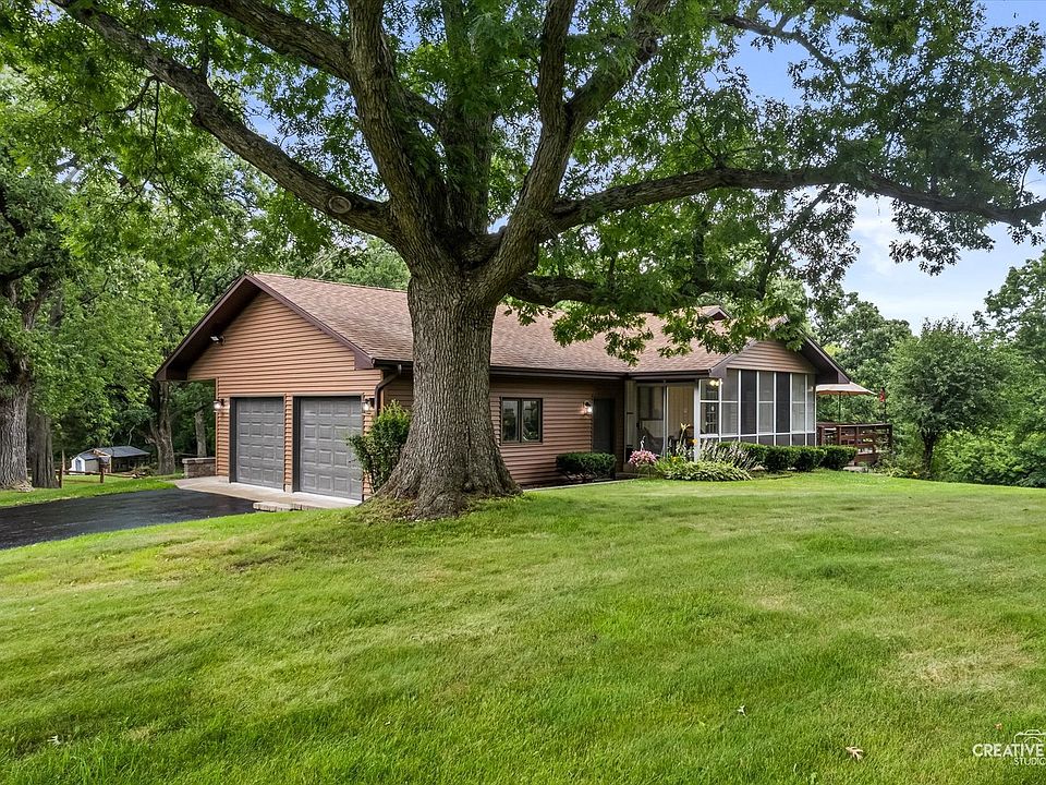1st image of 10033 W Hillshire Dr