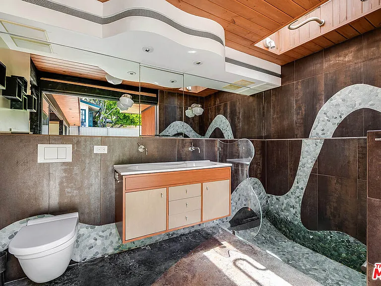 22277 Buena Ventura St — Photo 29