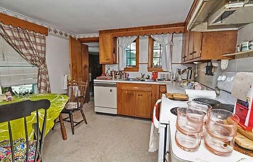 2nd image of 3 Highland St