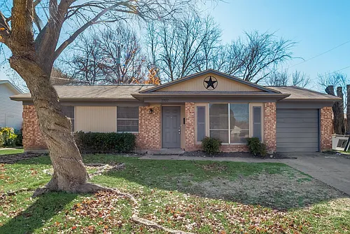 2322 English Dr Photo 1