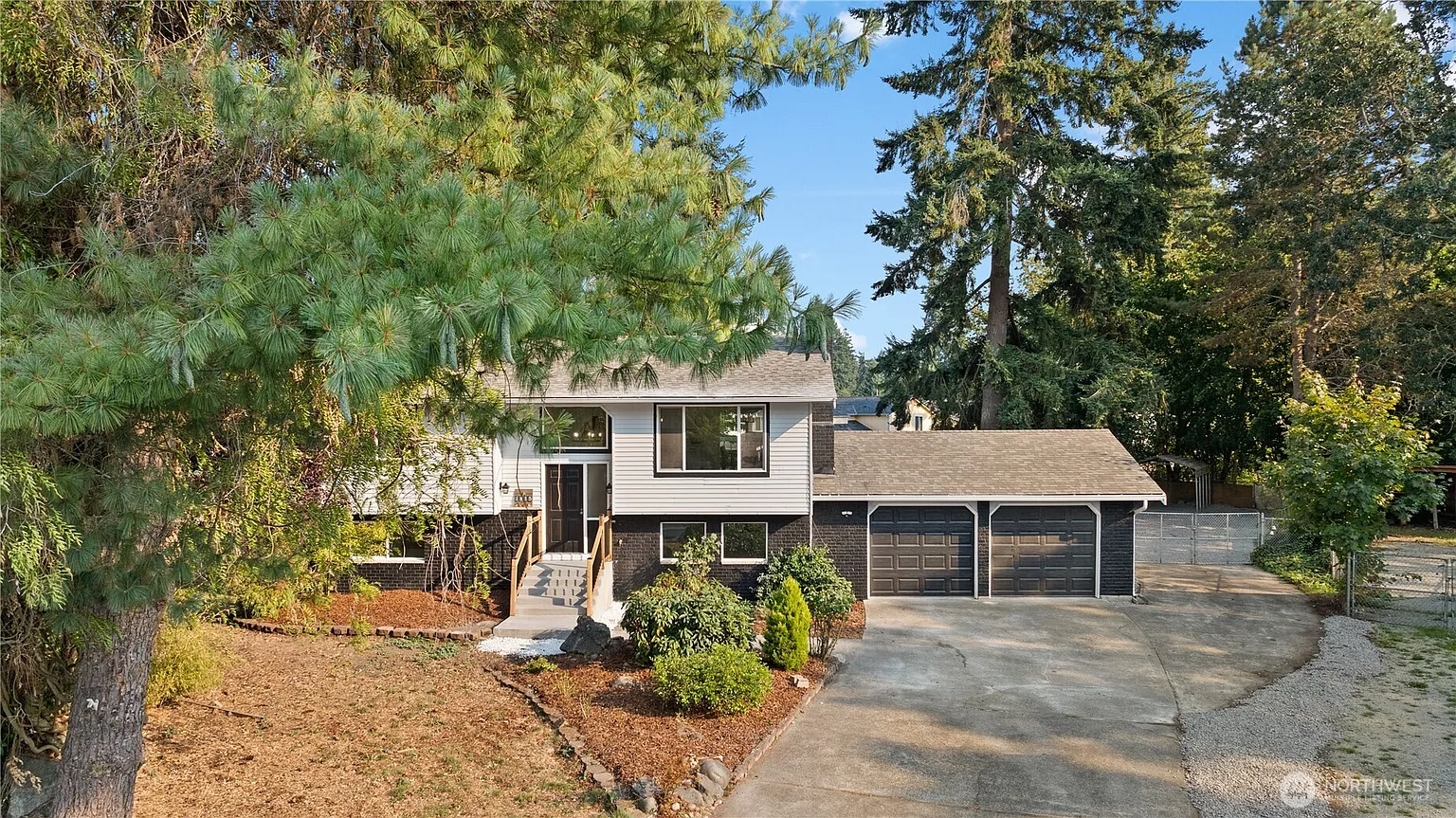 1415 156th Street Ct E photo 1